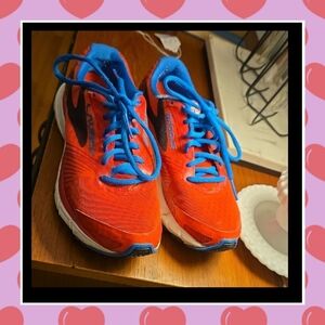 Brooks Sneakers Size 7 1/2